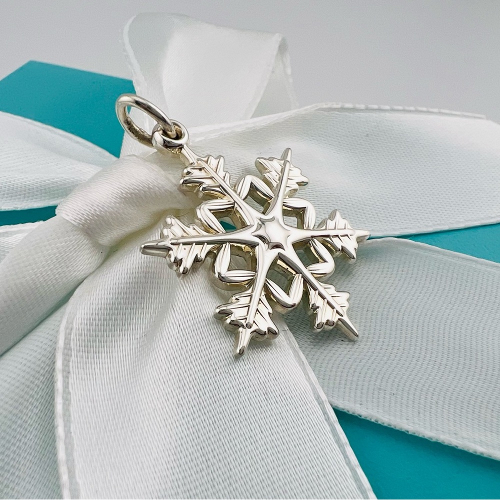 Tiffany Snowflake Charm - Picture 3 of 4